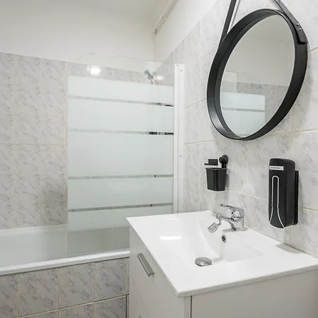 Couette-café Sophie - 2 Sdb - Balcon - Wifi - Parking *