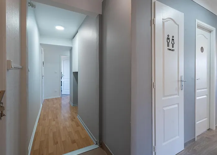 Sophie - 2 Sdb - Balcon - Wifi - Parking B&B Joeuf