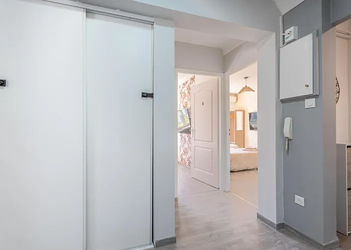 Sophie - 2 Sdb - Balcon - Wifi - Parking B&B Joeuf